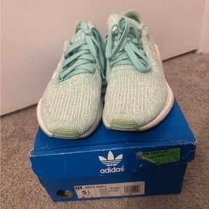Adidas Swift Run Clear Mint Green Running Shoes Sneakers Size 5.5 unisex